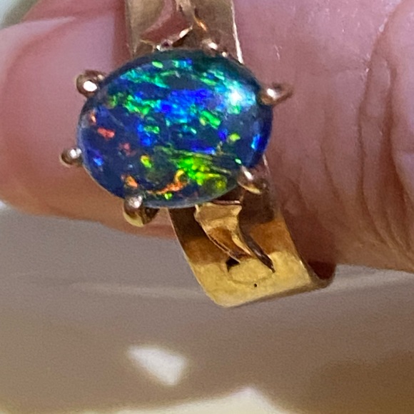 Opal Ring 70s Design 9ct Gold Thick Band - Picture 5 of 12